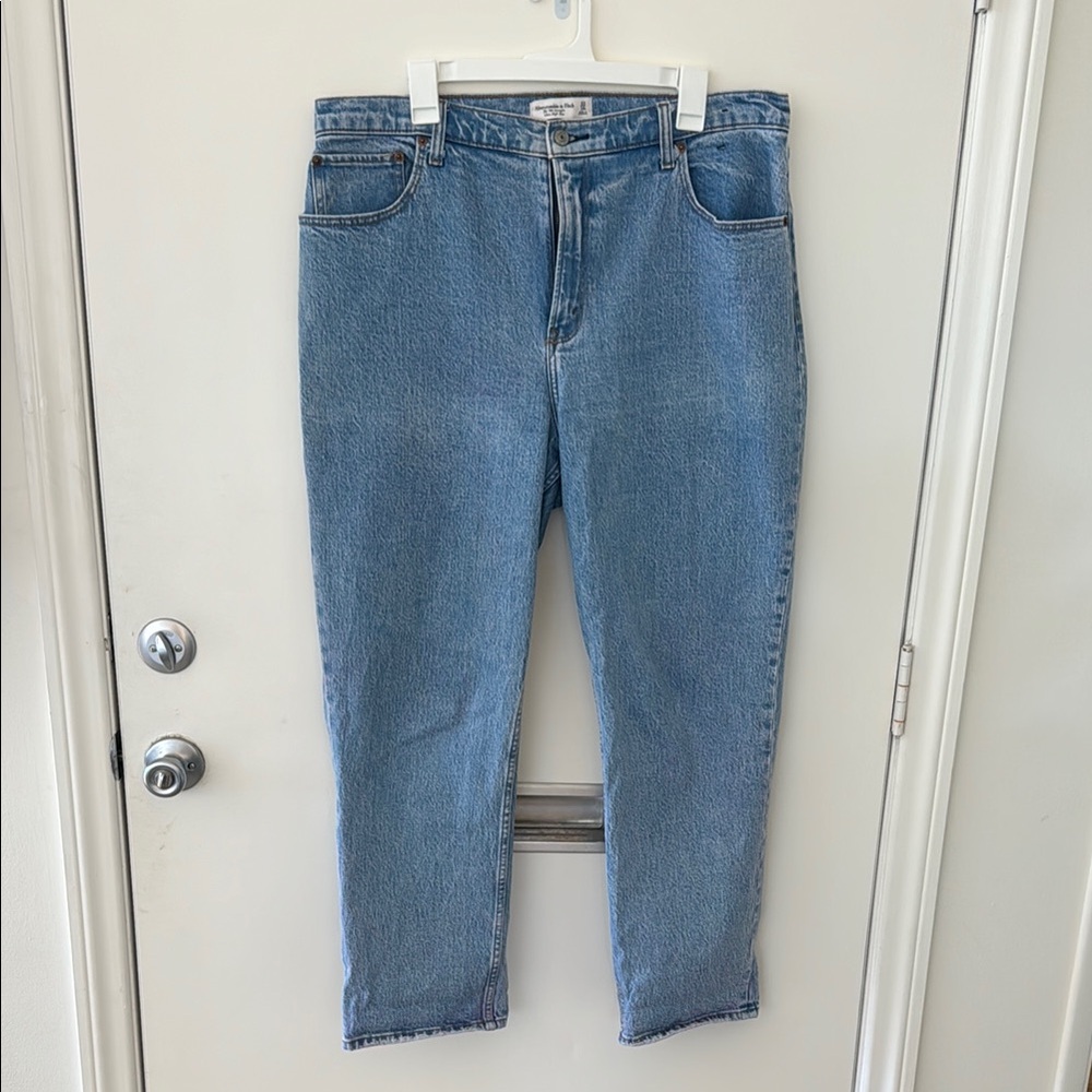 Abercrombie & Fitch The ‘90s Straight Ultra High Rise size 33 short